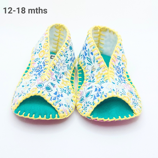 EASTER MEADOW - Baby Slippers - Sandals (12-18 mths)