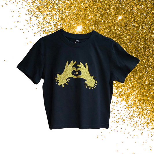 EUR 158/164 - Baby Tee - Heart hands - Glimmer: guld