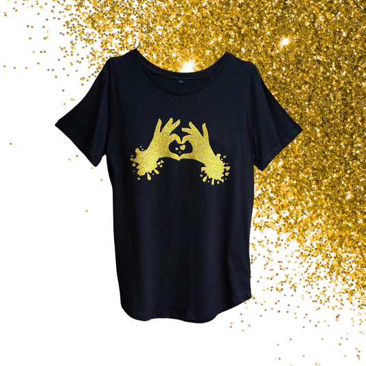 Large - Round Hem Tee - Heart Hands - Glimmer: guld