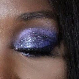 Vani Cosmetics - Parallel Universe Pressed Glimmer (Mørke Lilla) - 2.5g