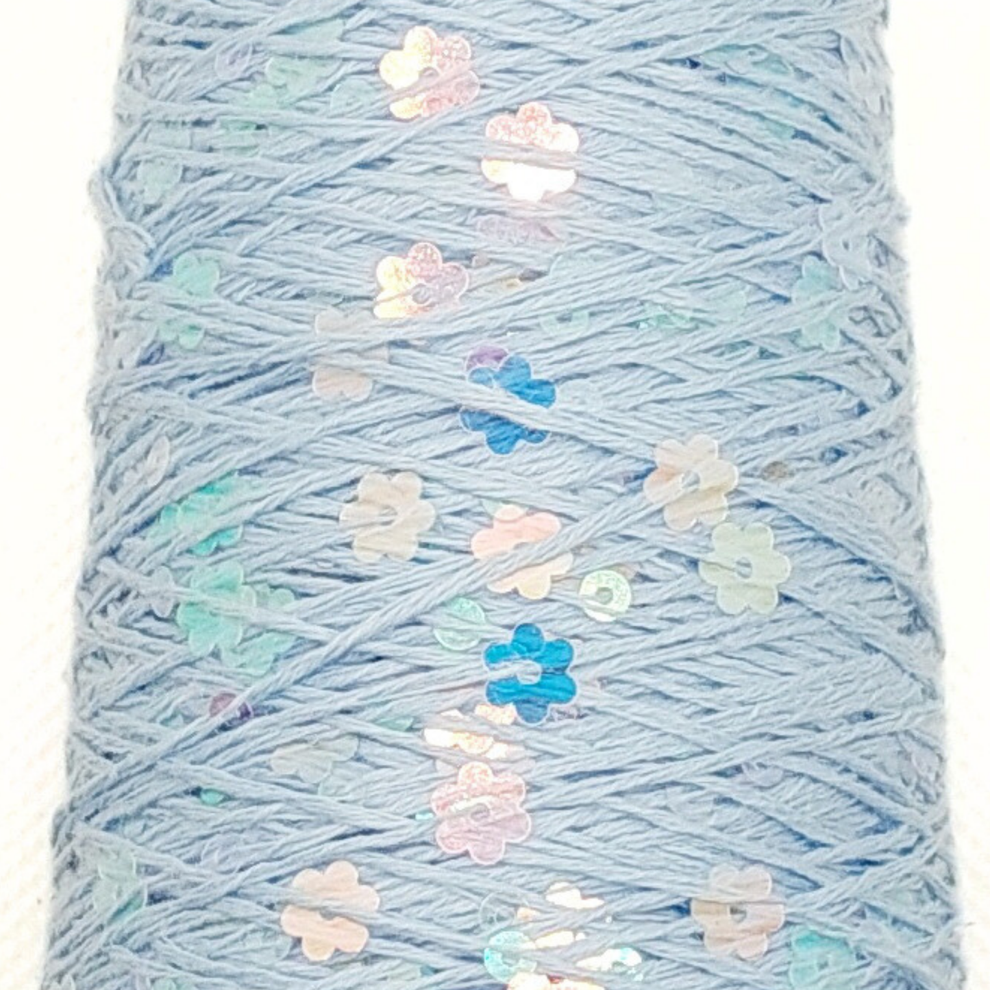 Garn - 50g - Touch of Sparkle - Lyseblå med irridescent, transparente blomster pailletter