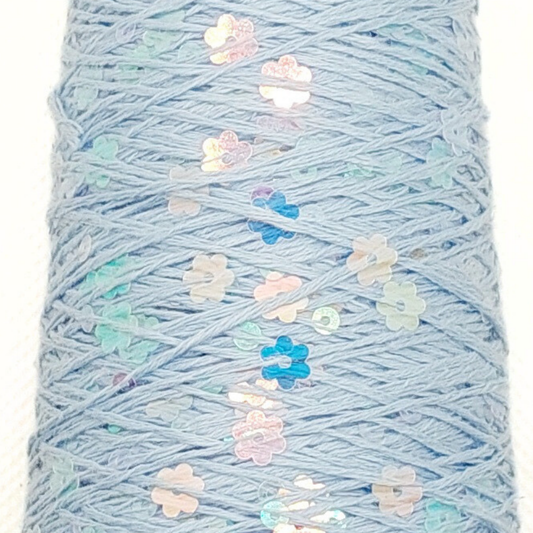 Garn - 50g - Touch of Sparkle - Lyseblå med irridescent, transparente blomster pailletter