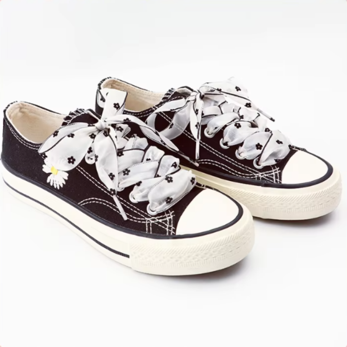 Shoelaces - Chiffon ribbon - White w. black flowers - 120 cm