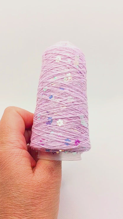 Garn - 50g - Touch of Sparkle - Lilla med irridescent, transparente blomster pailletter