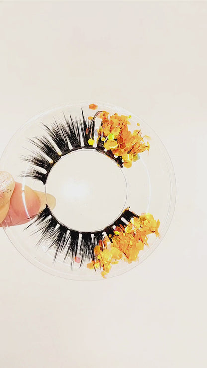 Spicy Mimosa eyelashes - 8mm - Luxurious w. Orange glitter (reusable 25x)