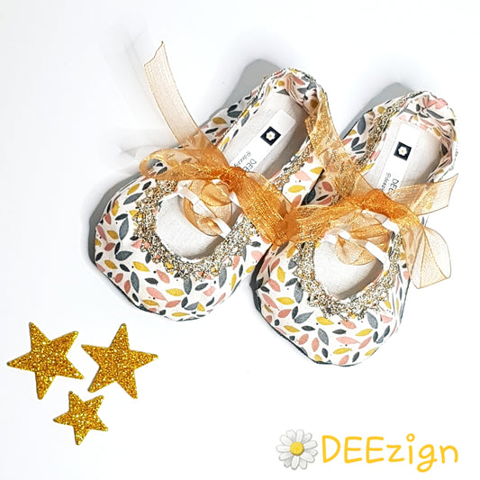 LOVELY LEAF - Baby Slippers (6-12 mths)